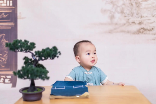 河池三个月宝宝抬头不稳 河池三个月宝宝抬头不稳